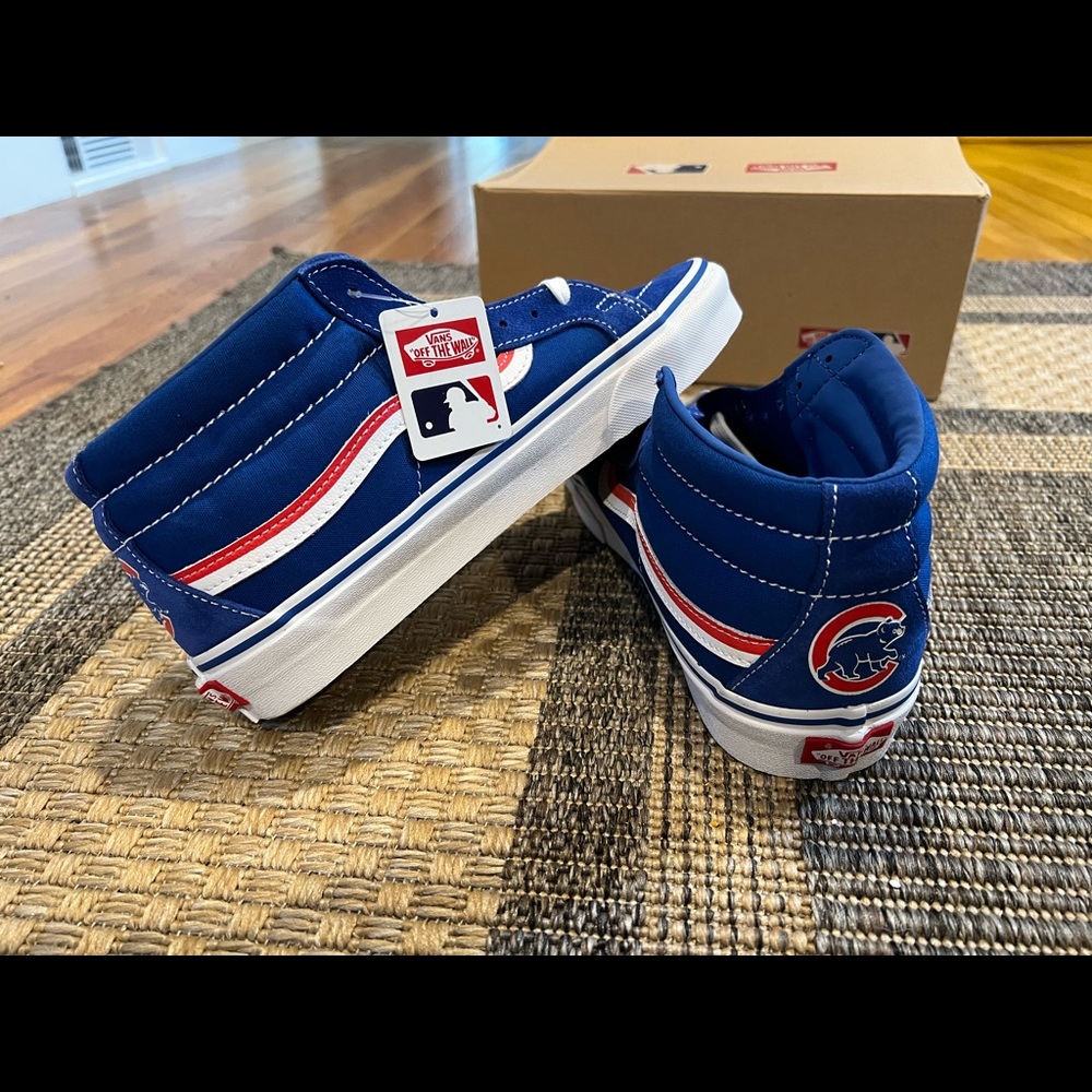 Chicago Cubs Sk8-Mid Reissue Vans - Size 8 (Brand New) *RARE*